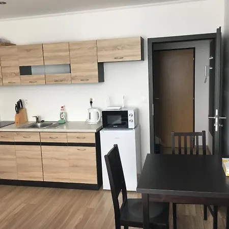 Lovely Studio Apartamento Nové Zámky